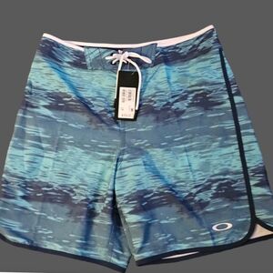Oakley  Water Boardshort 19 Size 30 $65 NWT
